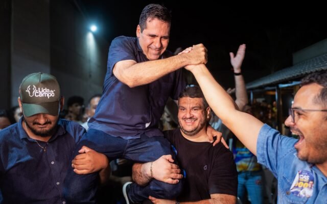 “A gente não constrói uma vitória dessa sozinho”, diz Marcus Marcelo após reeleição com 20.354 votos