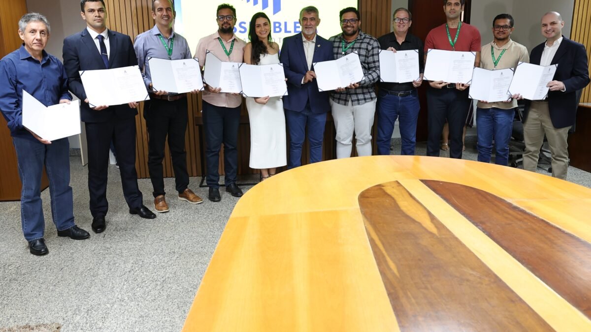 Concursados foram acolhidos pela Escola do Legislativo e passaram por curso de formação (Foto: Silvio Santos)