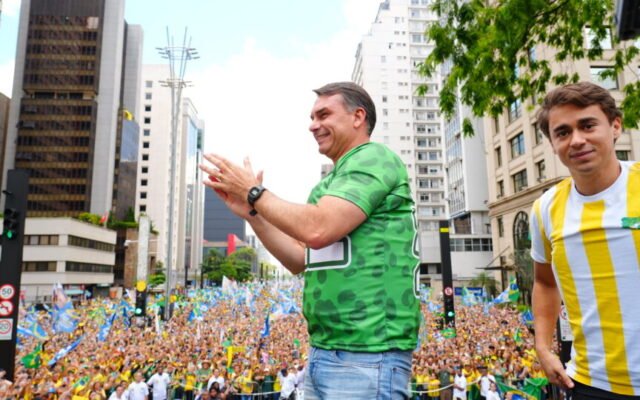 Esquerda intensifica ofensiva judicial contra Flávio Bolsonaro e a direita no STF