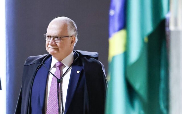 Fachin avança contra inquérito das fake news e encerra mais cinco frentes
