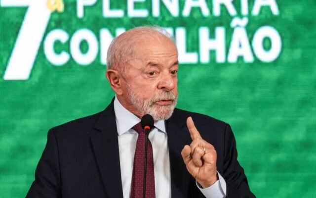 Governo Lula avalia criar “lista suja” de empresas que demitirem por voto político
