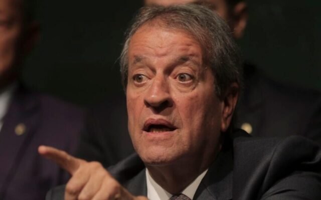 “Não gostei, ninguém aprovou”, reage presidente do PL à carta de Flávio Bolsonaro