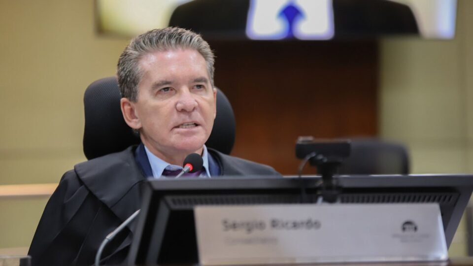 Polícia Federal prende presidente do TCE-MT por suspeita de desvio milionário