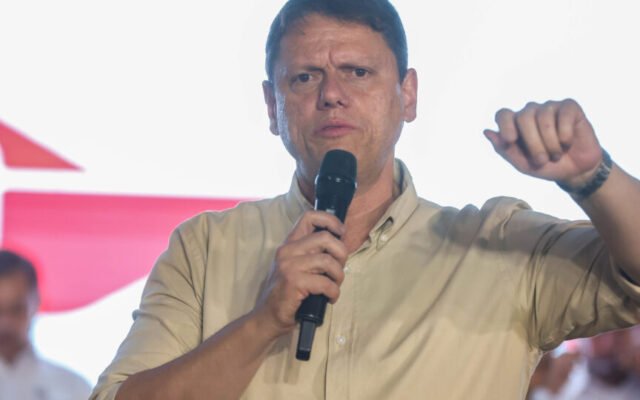 Tarcísio reforça peso para liderar direita e oposição a Lula no Brasil